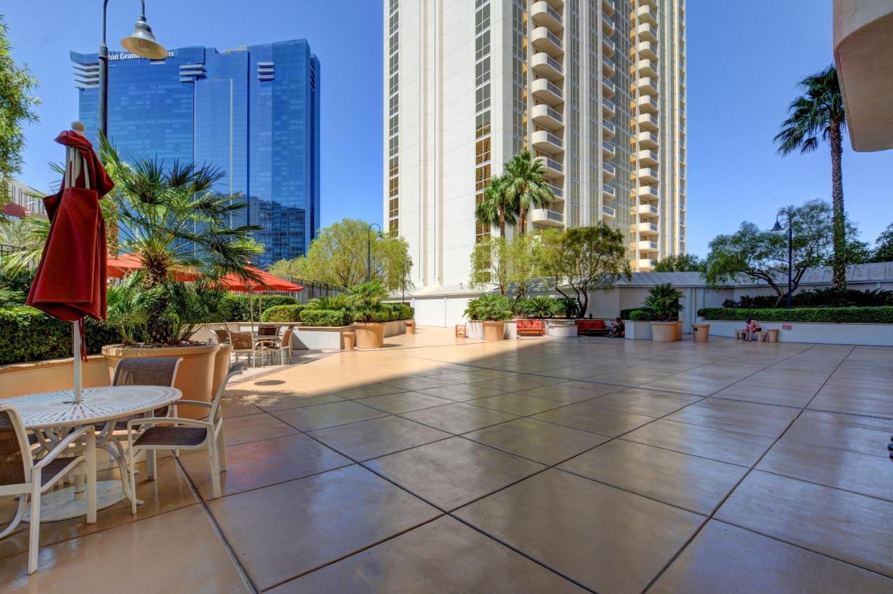 Mgm Signature-27-805 F1 Track & Strip View Balcony لاس فيغاس المظهر الخارجي الصورة